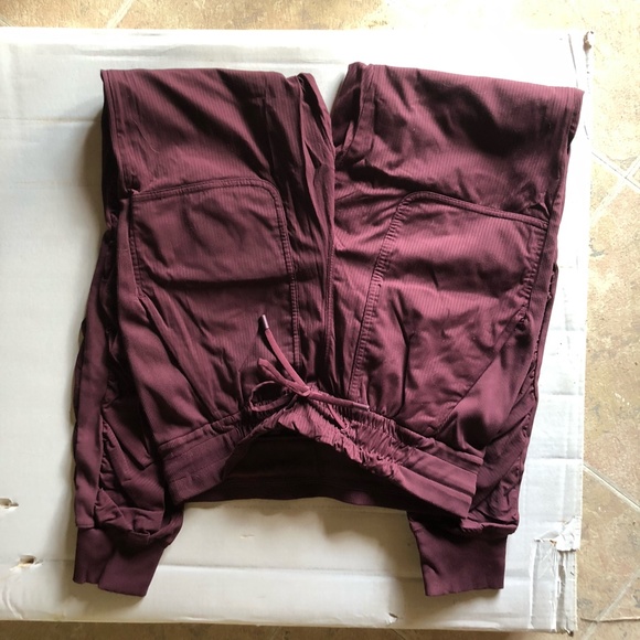 Lululemon Beyond the Studio High Rise Jogger 4 - Picture 4 of 6